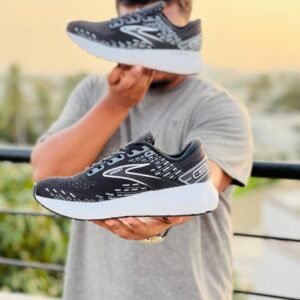 Alternative view of Brooks Glycerin 20 - Black white edition