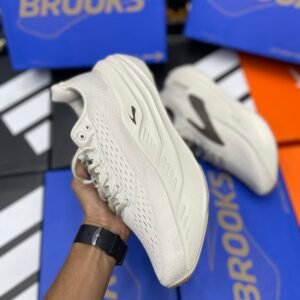 Alternative view of Brooks Glycerin Max v3 nitrogen infused cushioning
