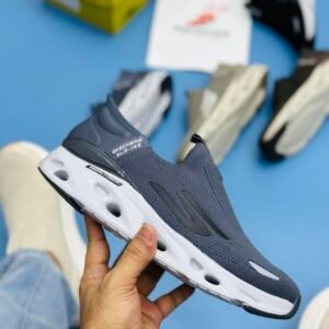 SKECHERSS SLIPS-INS GO RUN SWIRL CUSHION MEDICATED- GREY