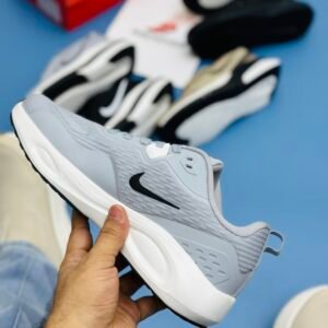 Alternative view of NK Fly Zoom -  Grey