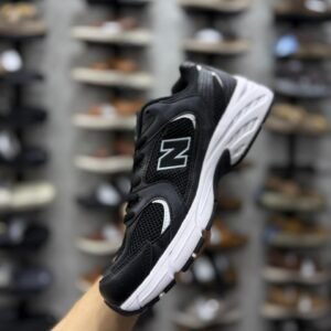 Alternative view of NB 530 Sneaker - Black