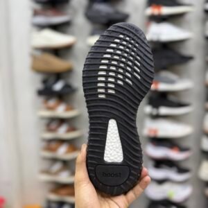 Adi 350V2 - Black - Image 4