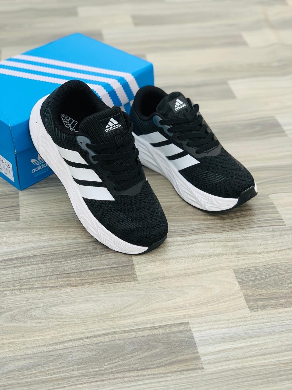 Adi Runner 2.0 - white Strip