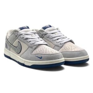 Alternative view of NK SB Dunk Low Spreme 94 - Grey