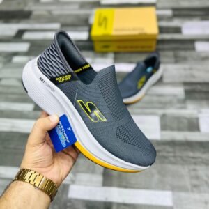 SOFT RUNNING SHOES