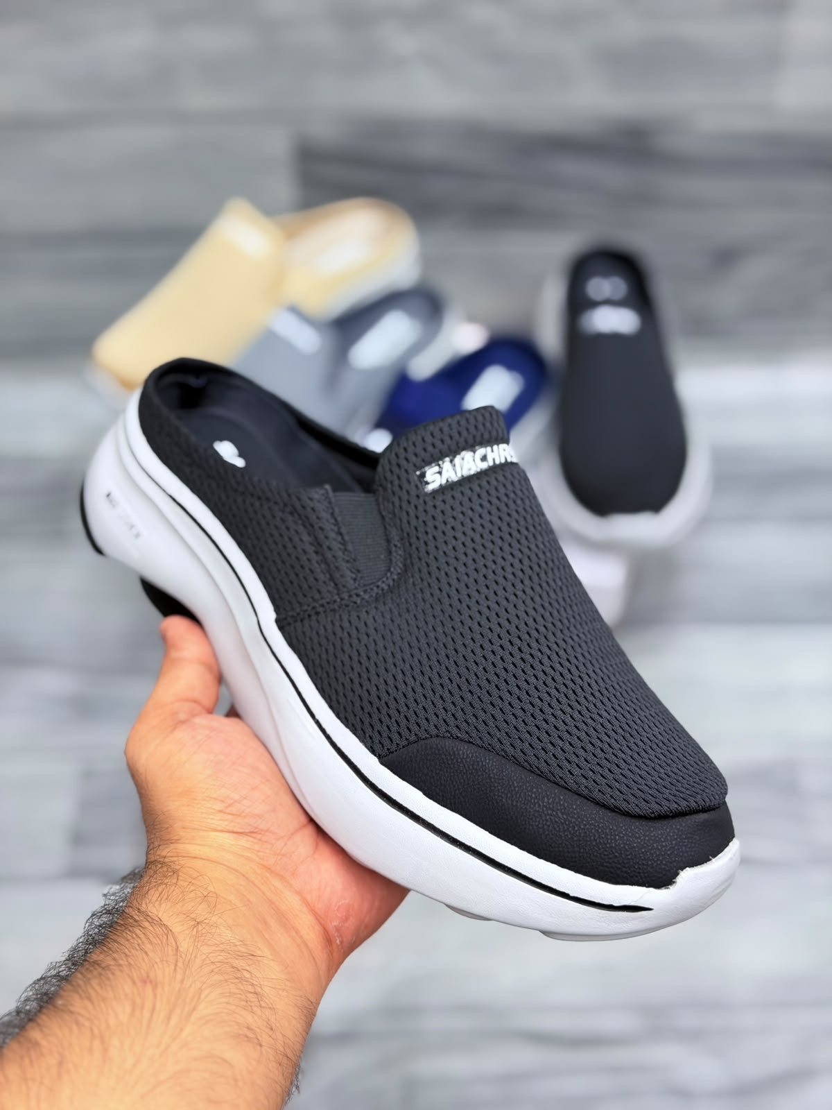 SOFT MEDICATED FIT RUNNING SHOES