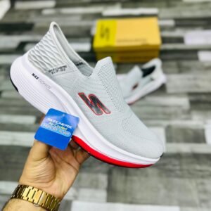 SOFT RUNNING SHOES