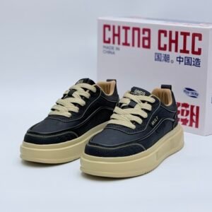 HYPE TREAD SNEAKER